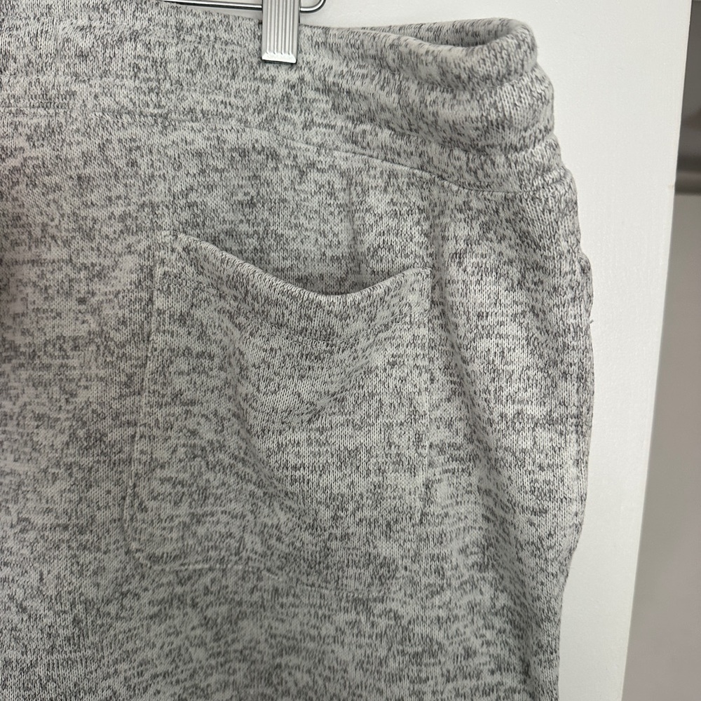 Old Navy Light Gray Joggers for Men (or Women) Brand new with tags Never worn,3x - Picture 5 of 10
